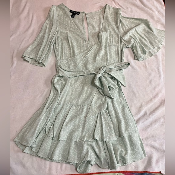 Floral romper, size medium - Picture 1 of 4